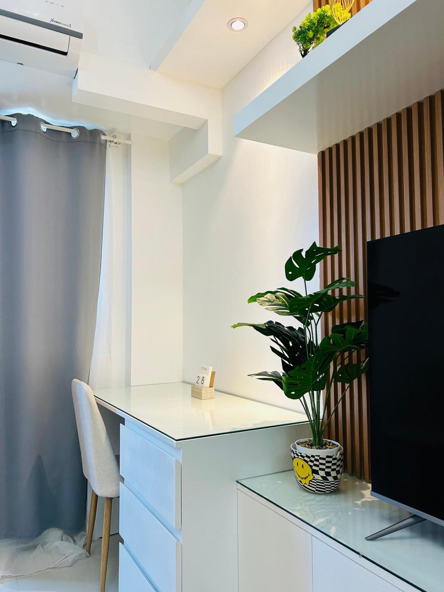 Ocean View In Pasay Near Moa, Picc World Trade Apartment Manila